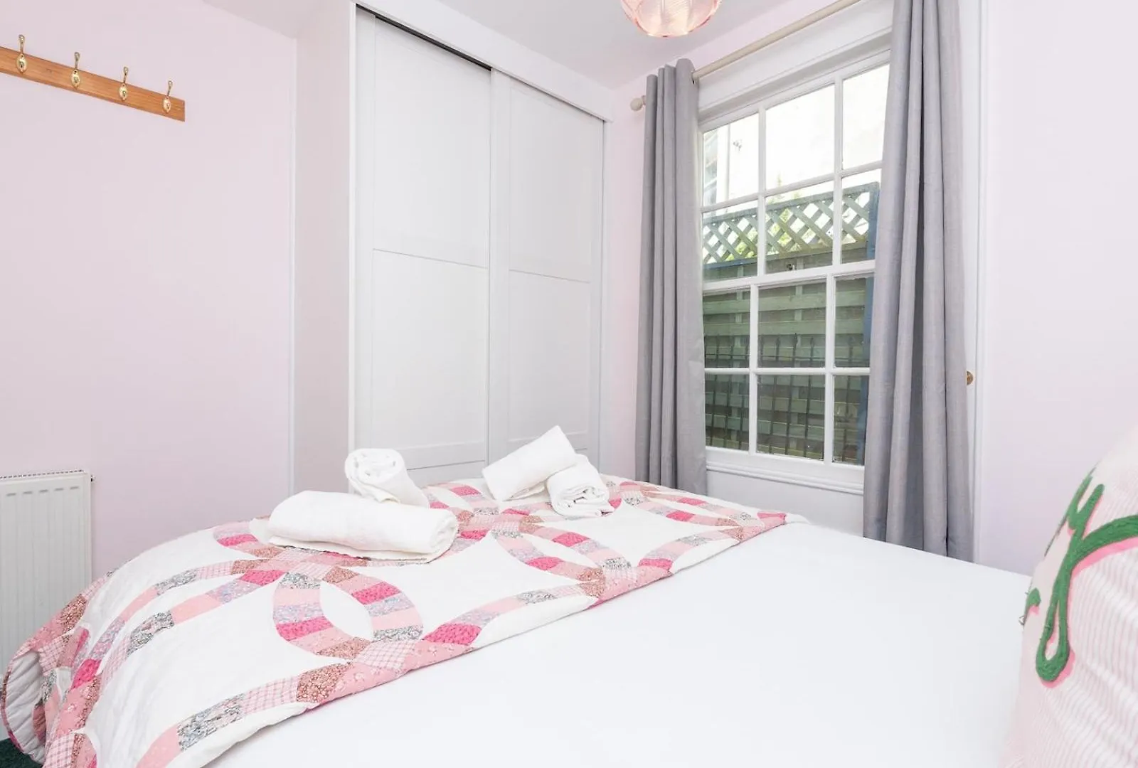 Bright Flat Close To The City Centre Pass The Keys Bath